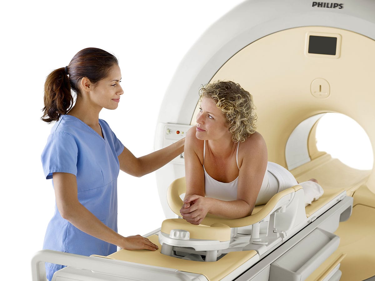 Как делают магнитно-резонансную томографию спины