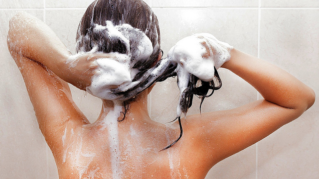 Волосы пушатся после мытья - что делать, чтобы убрать пушистость
