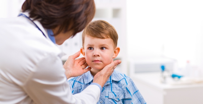 Проверка щитовидки у мальчика
