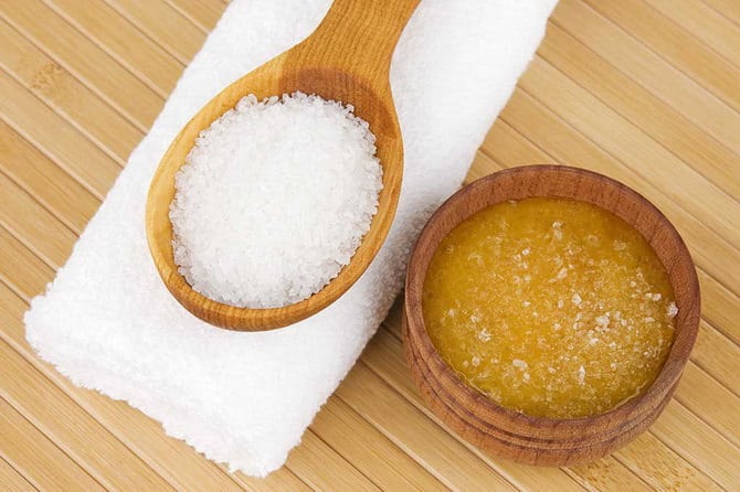 Скраб из морской соли – полезные и эффективные рецепты для кожи лица и тела