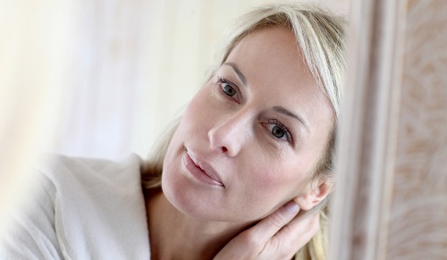 Климакс у женщин возраста 40, 45, 50 лет: симптомы, лечение