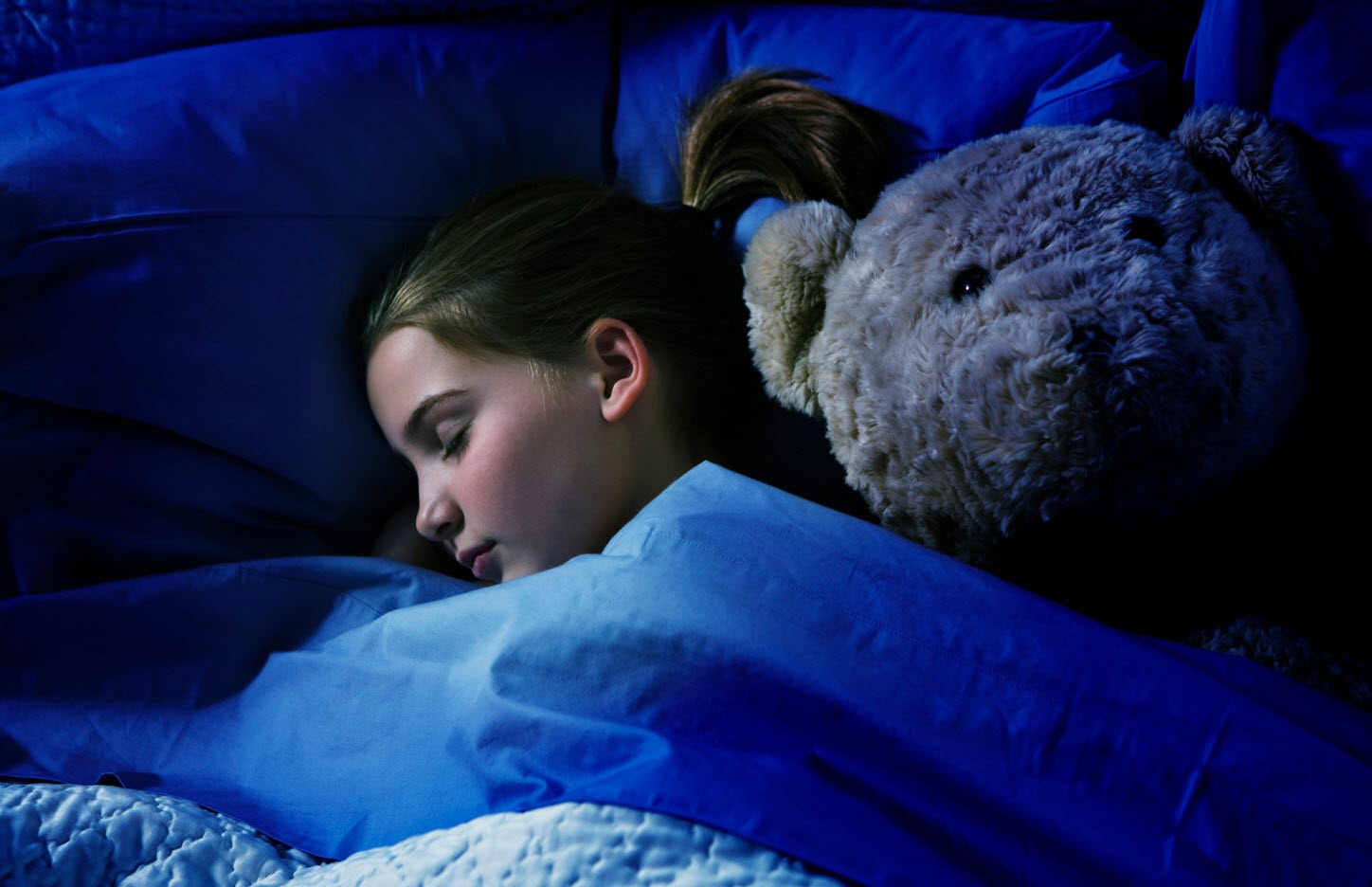 Лечебный компресс хорошо сочетается со спокойным сном выздоравливающего ребенка