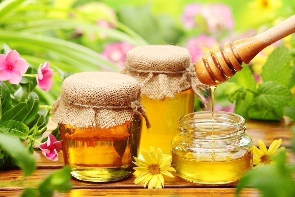 При отсутствии аллергических реакций на мед, можно получить хороший результат при лечении целебным продуктом